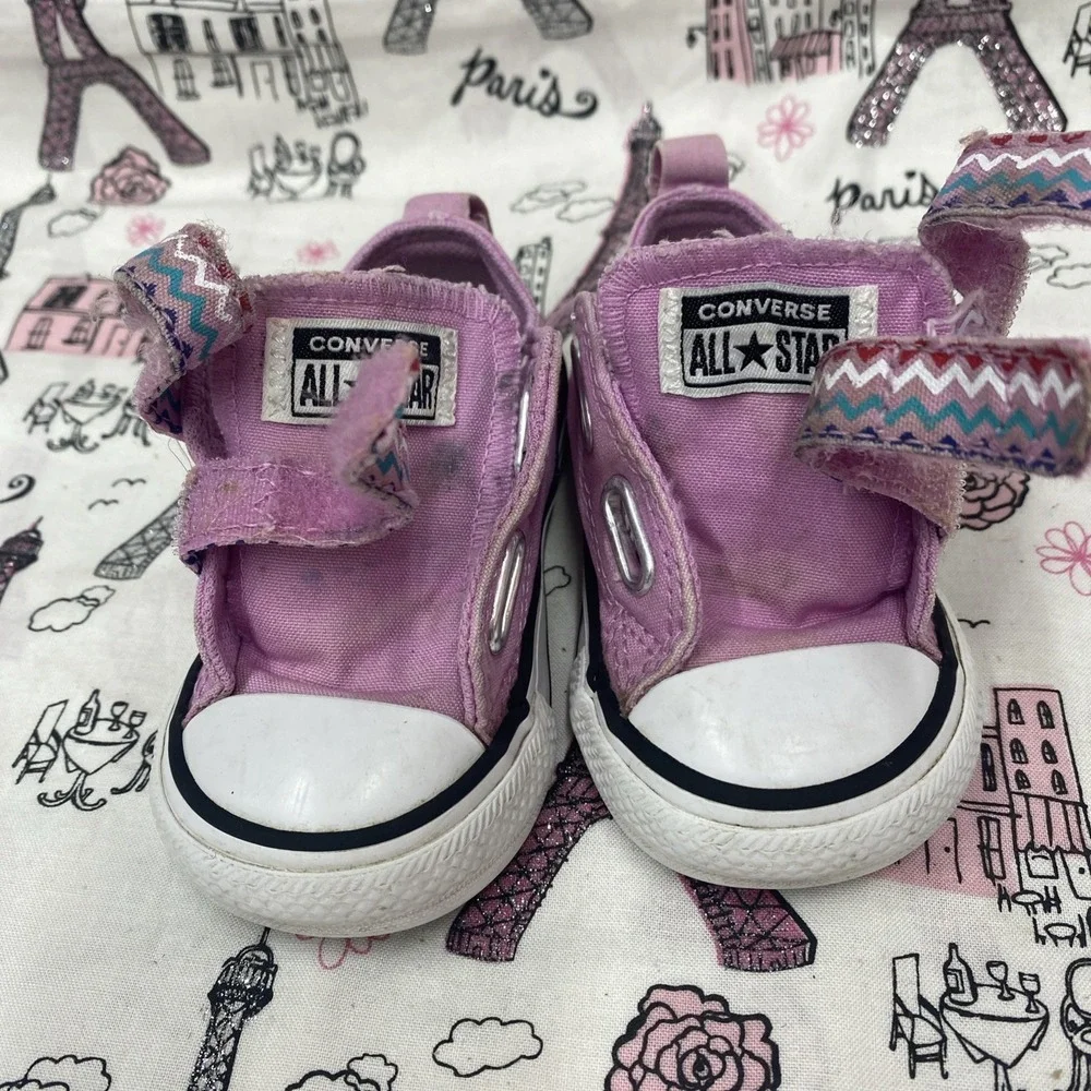 Converse All Star Chuck Taylor Pink Eastern Holiday Casual Soes Kids Size 4 Low